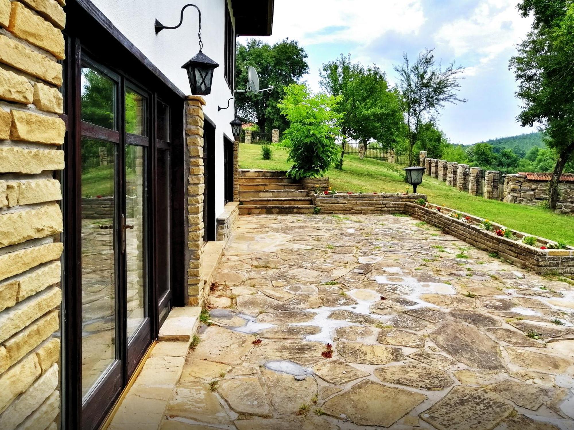 Бор И Шишарка Varzilkovtsi Exterior foto