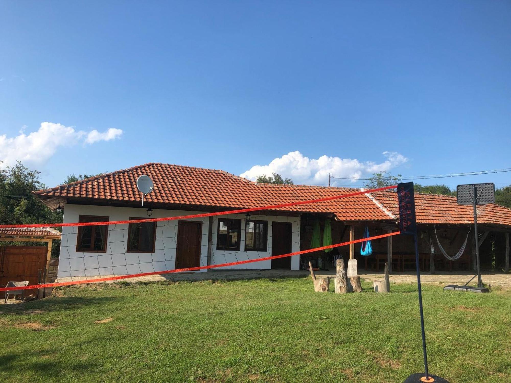 Бор И Шишарка Varzilkovtsi Exterior foto